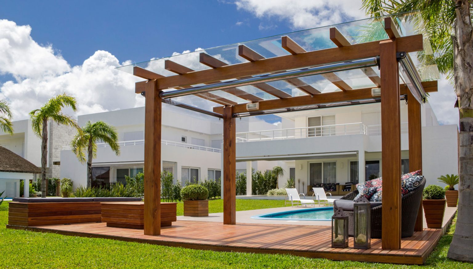 Free Standing Pergola: A Stylish Addition to Any Yard