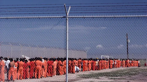 How Immigration Detention Facilities Operate in Texas